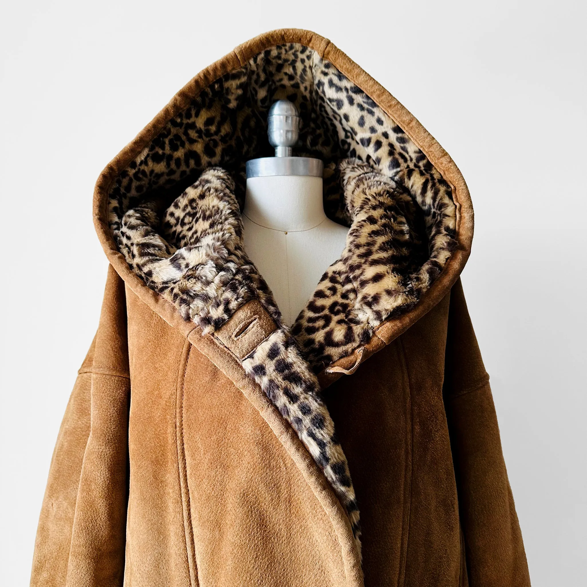 1980s Daniel Hechter Tan Suede and Faux Fur Leopard Print Hooded Jacket - Sz. M/L