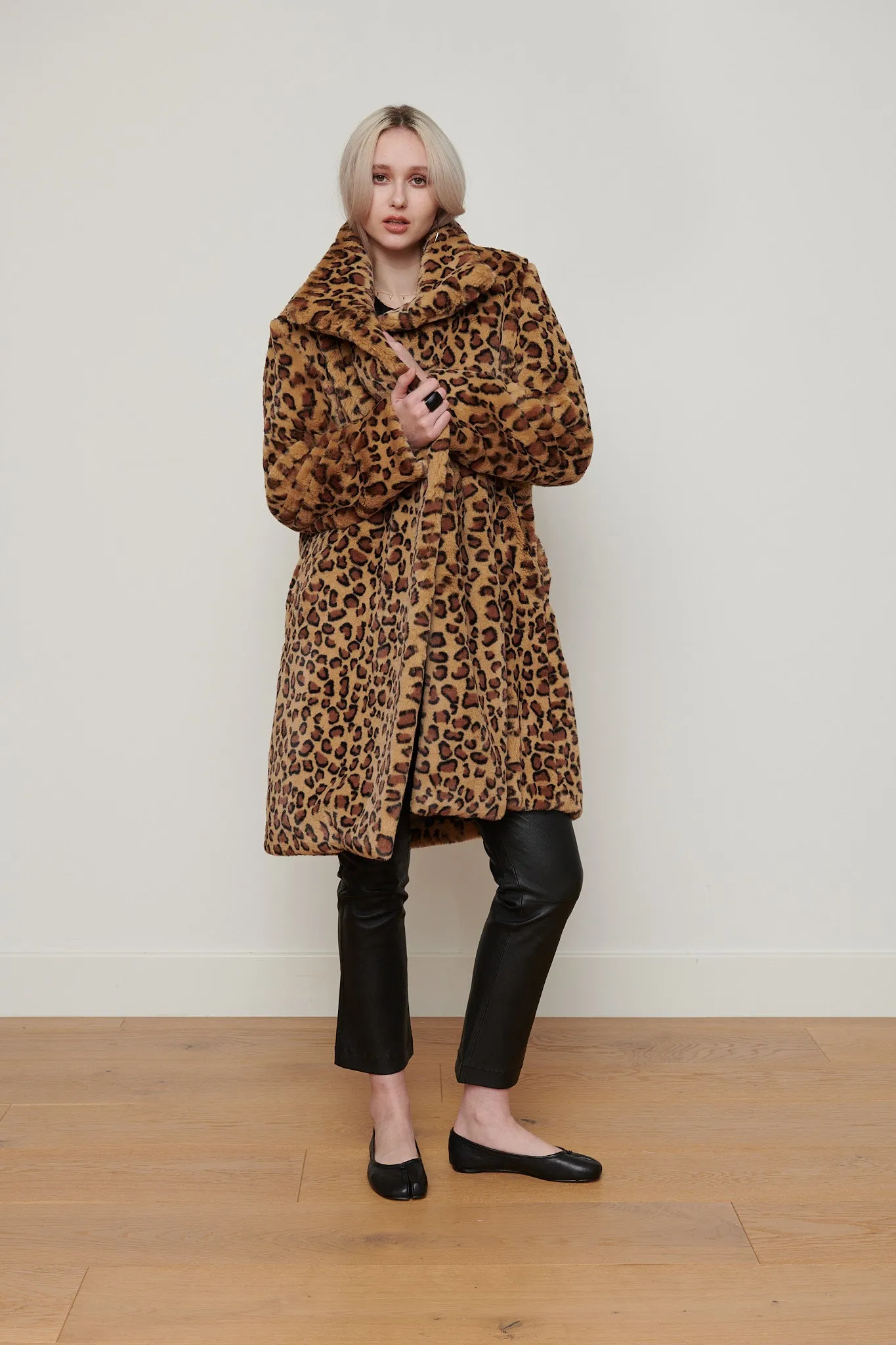 AVA Faux Fur Coat - Dark leopard