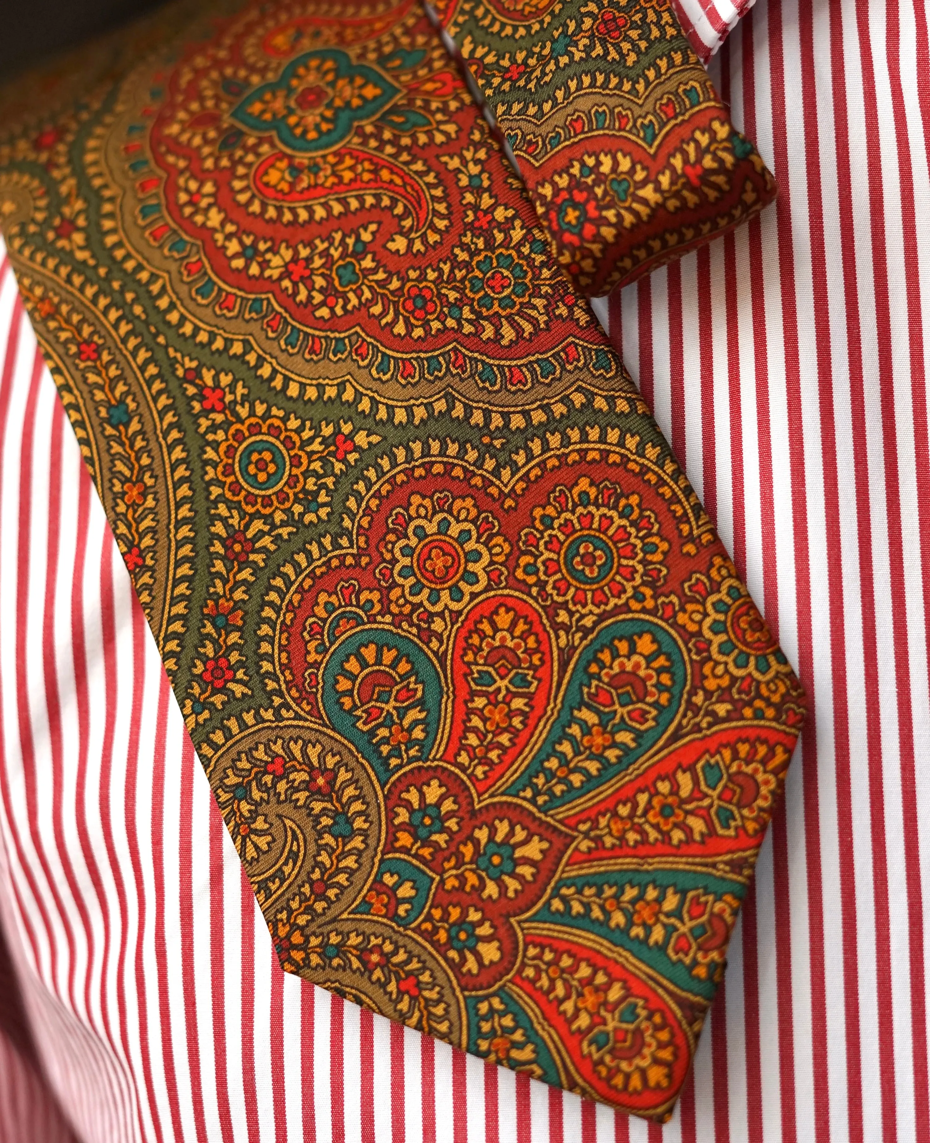 Dalia Vintage Tie