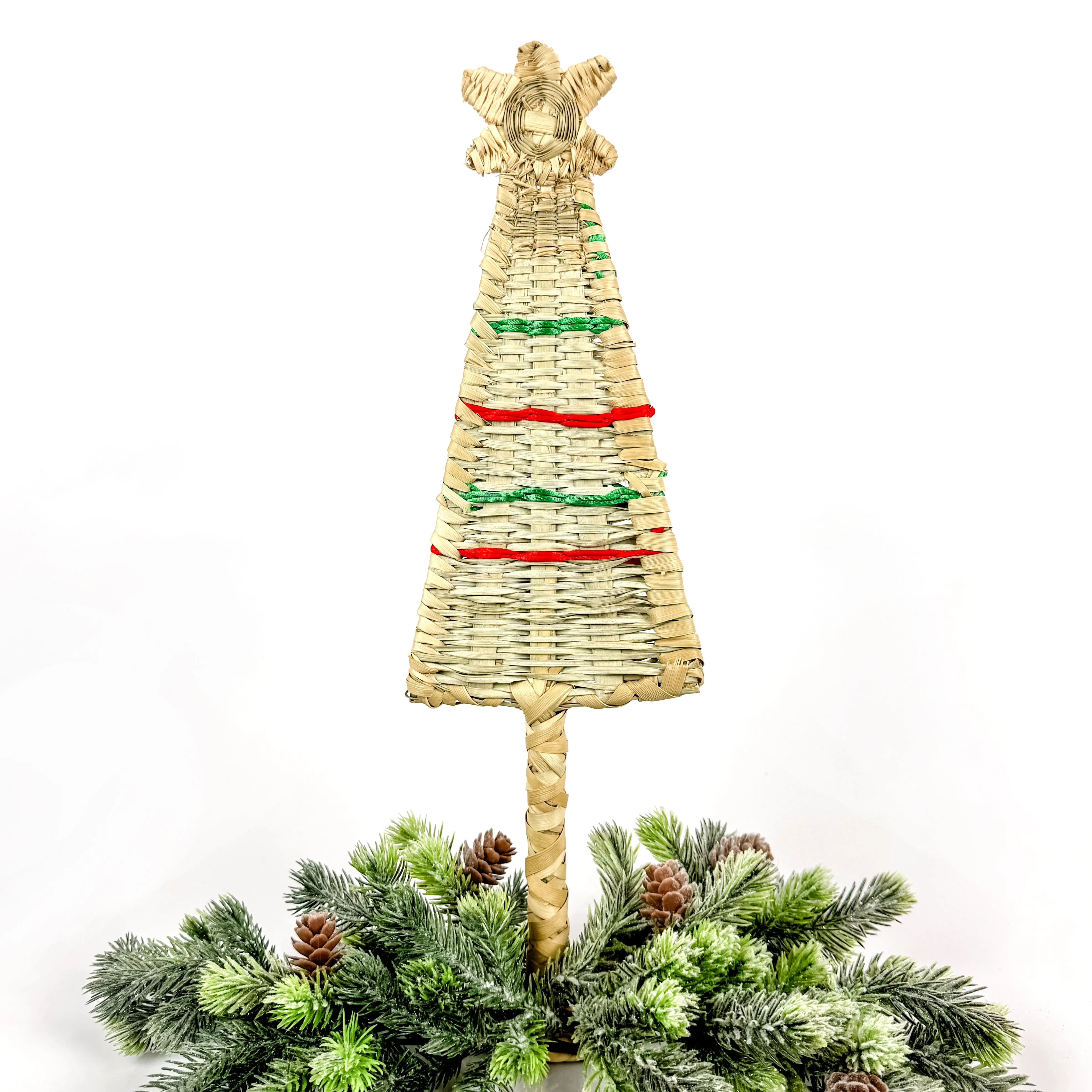 Grass-Woven Christmas Tree