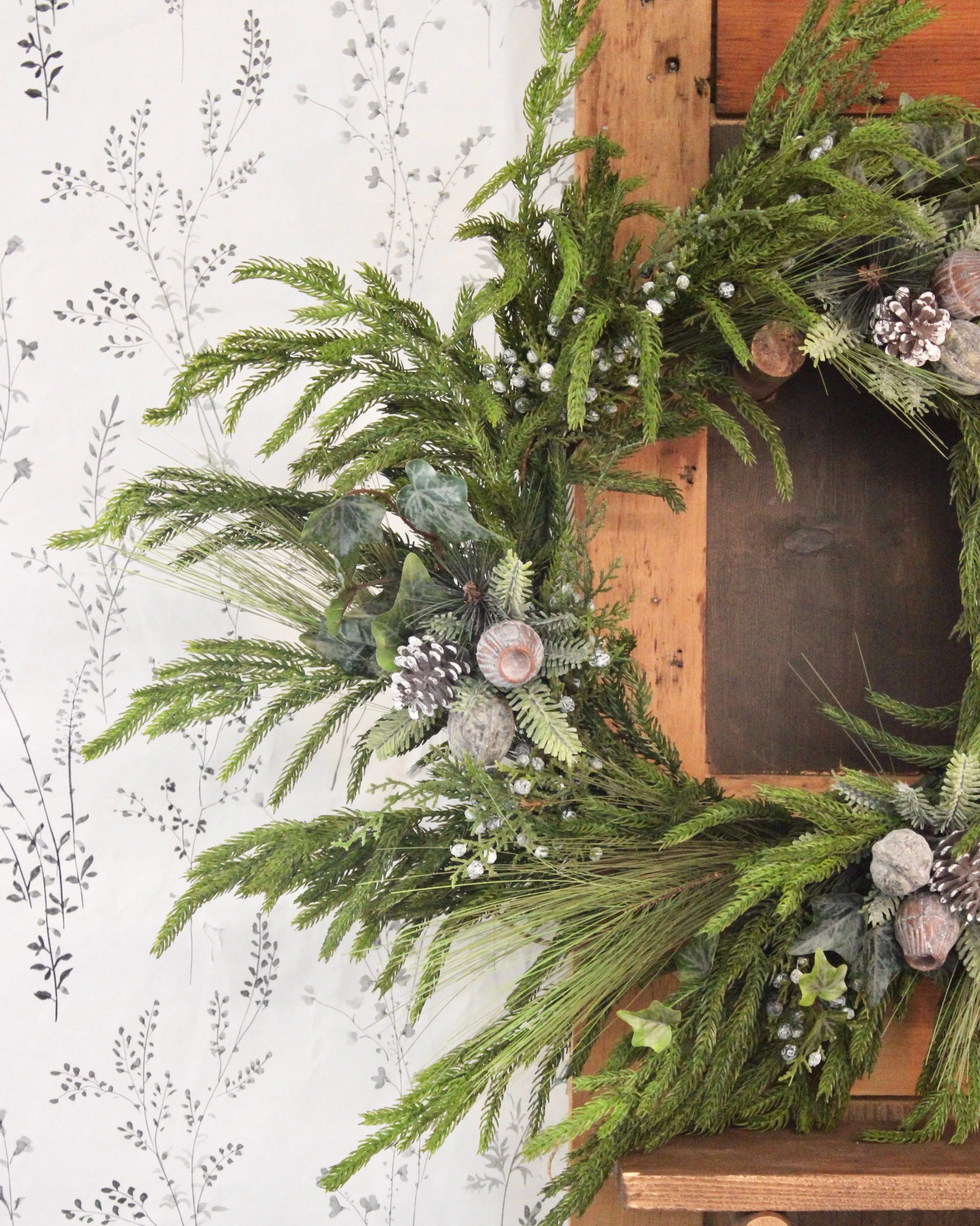 Ivy & Juniper Norfolk Wreath