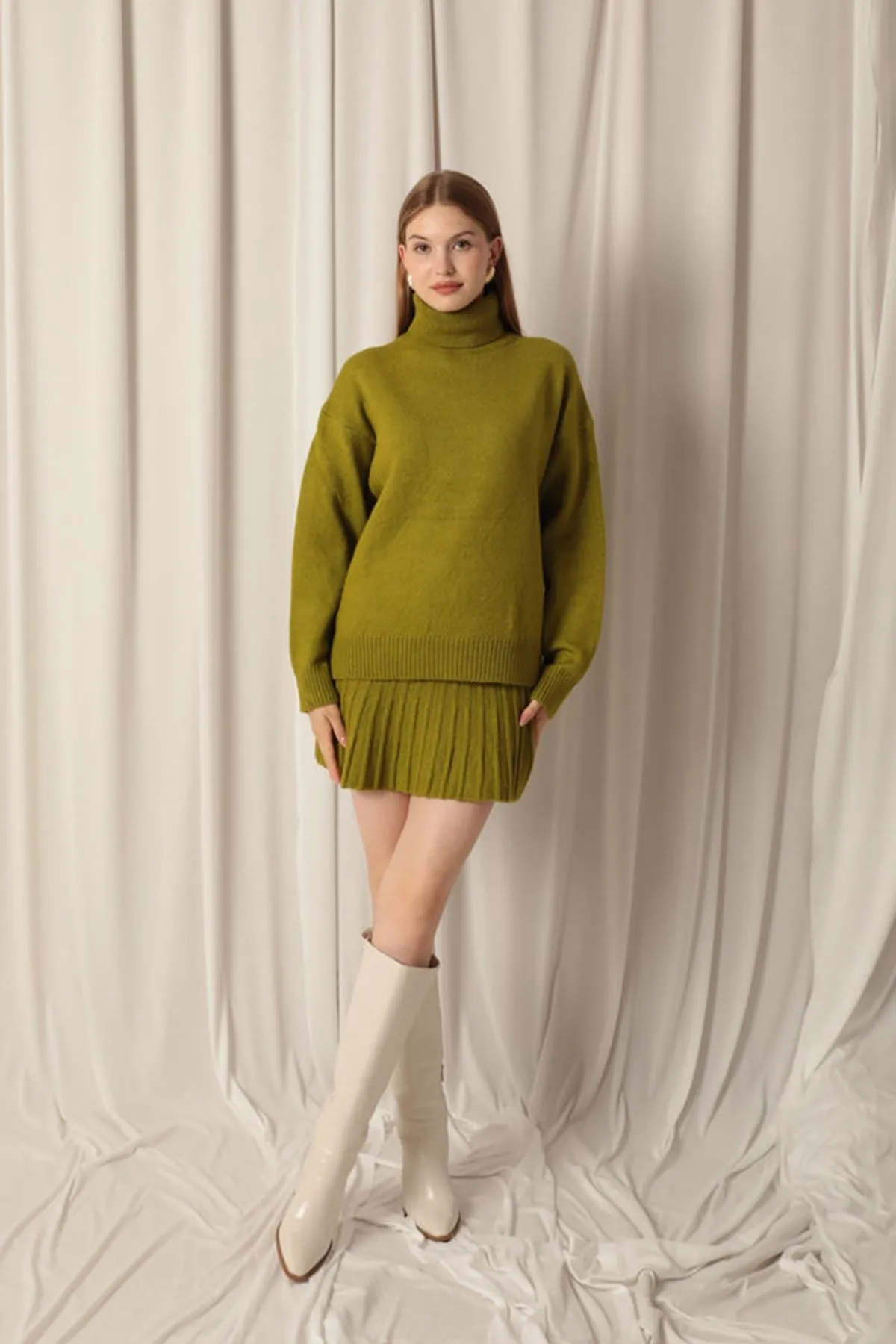 Knitwear Fabric Turtleneck Sweater Oil Green Skirt Set