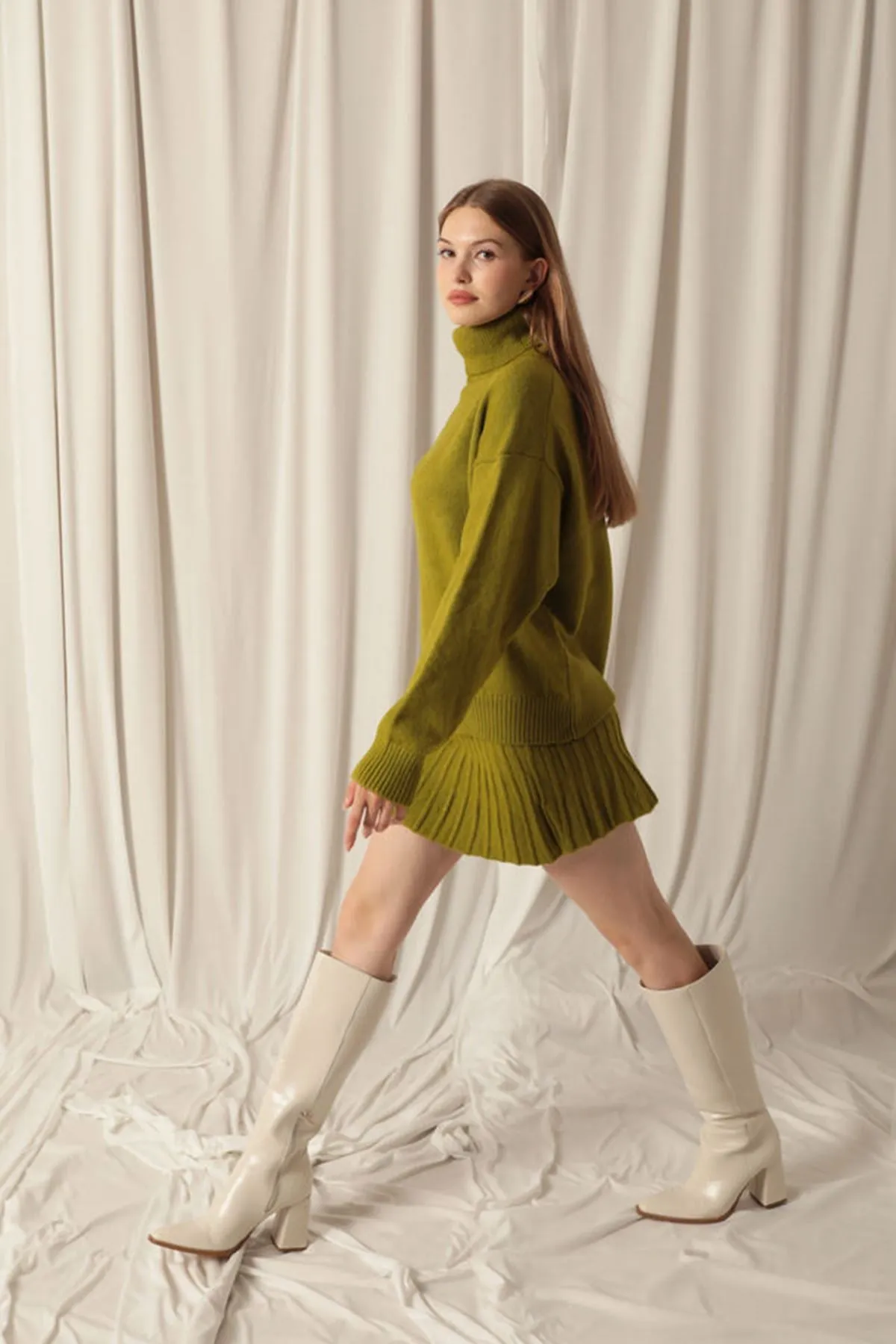 Knitwear Fabric Turtleneck Sweater Oil Green Skirt Set