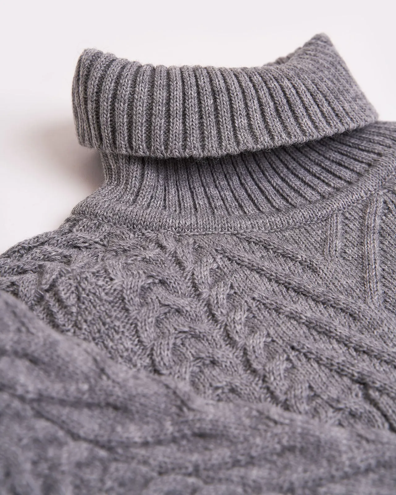 Käsmu men's braided high neck sweater