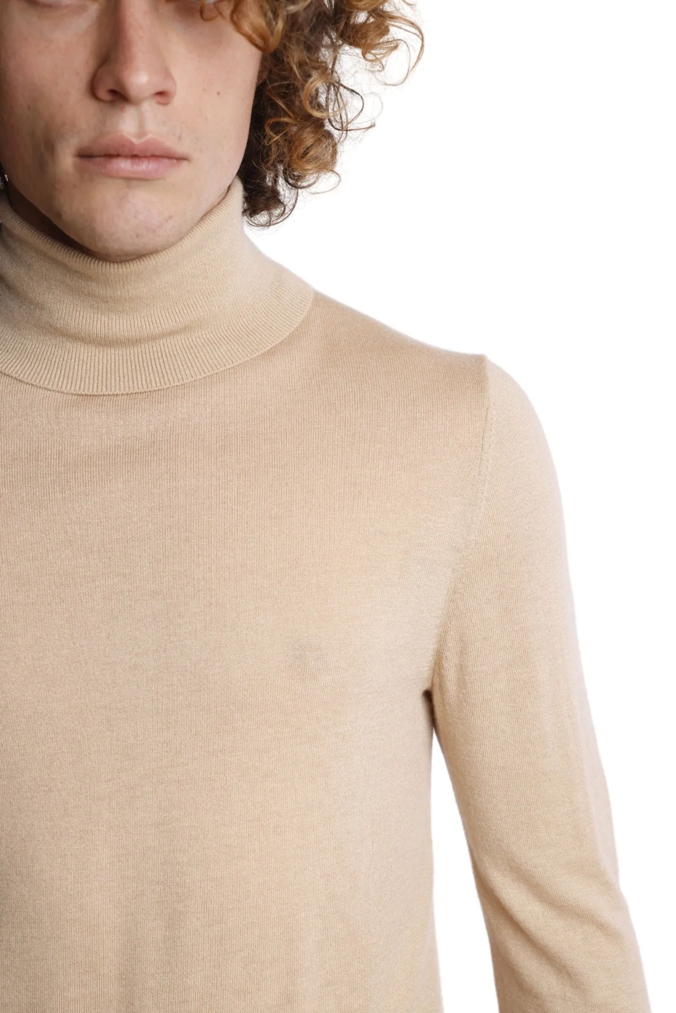 Luxe Fine Gauge Turtleneck - Almond