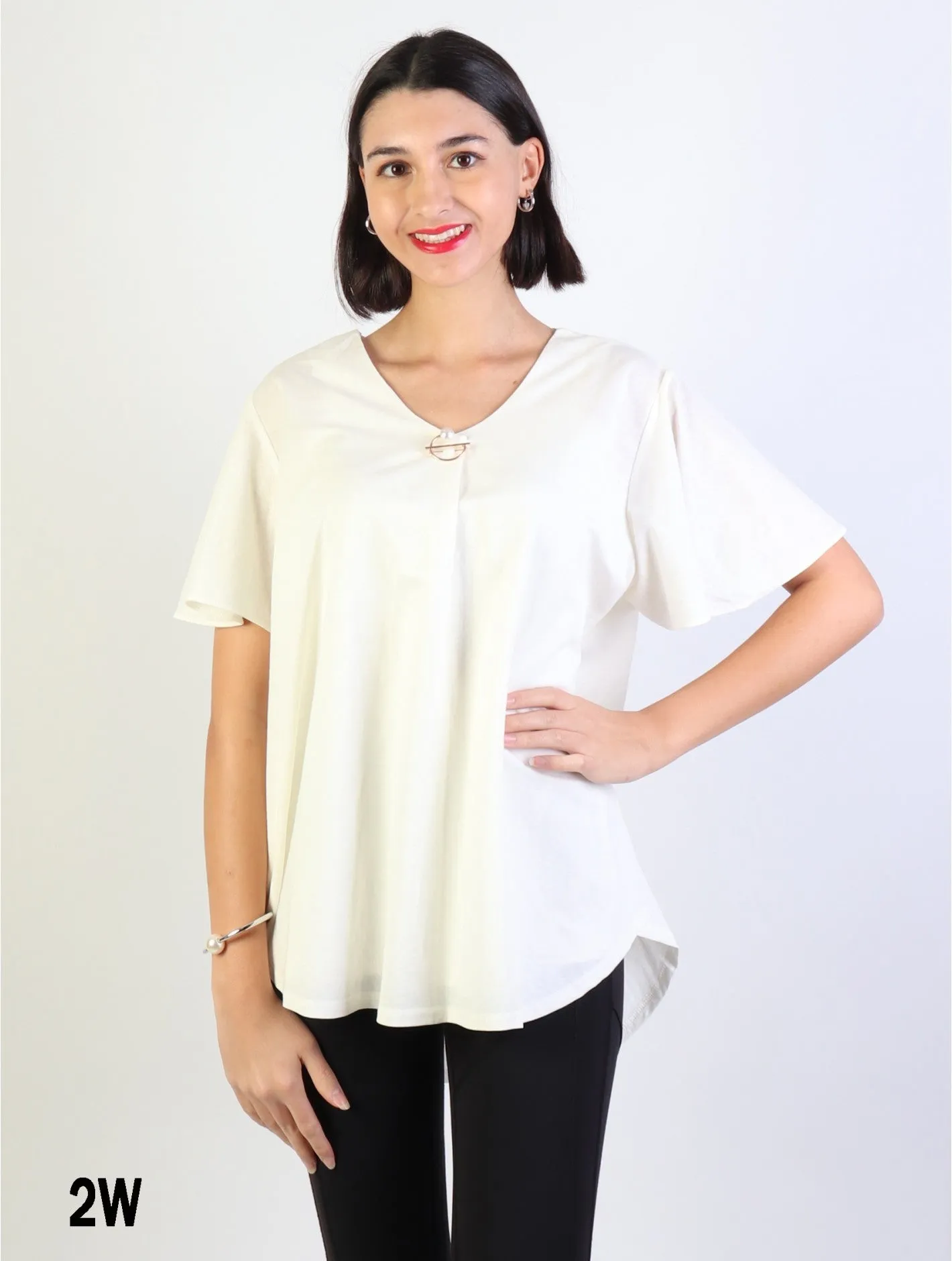 Shirt - High/Low Hem w/ Pearl Pin